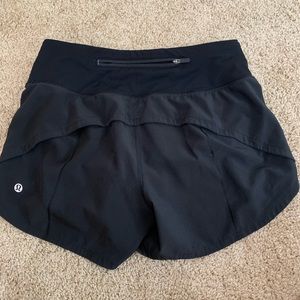 Lululemon size 4 mid rise speed up short in black